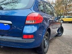 Blau Gebraucht 2008 Renault Clio II Dynamique Limousine | 2.950 € (Fairer Preis)