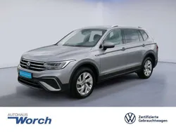Pyritsilber metallic Gebraucht 2024 VW Tiguan Allspace Life SUV | 35.890 € (Superpreis)