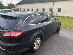 Schwarz Gebraucht 2014 Ford Mondeo Kombi | 4.250 €