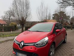 Rot Gebraucht 2016 Renault Clio IV Kleinwagen | 9.500 € (Fairer Preis)