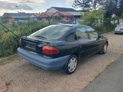 Blau Gebraucht 1996 Ford Mondeo Limousine | 450 €