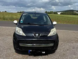 Schwarz Gebraucht 2011 Peugeot 107 Urban Move Kleinwagen | 2.999 € (Fairer Preis)