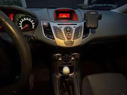 Weiß Gebraucht 2009 Ford Fiesta Trend Kleinwagen | 2.500 € (Guter Preis)