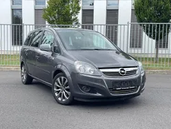Grau Gebraucht 2011 Opel Zafira Design Edition Van / Kleinbus | 5.650 € (Fairer Preis)