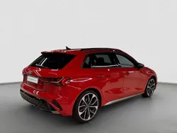 Rot Gebraucht 2024 Audi A3 Sportback S-Line Limousine | 39.990 € (Fairer Preis)