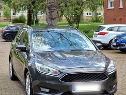 Grau Gebraucht 2015 Ford Focus Trend Kombi | 5.000 € (Guter Preis)