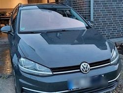 Grau Gebraucht 2018 VW Golf VII Trendline Kombi | 7.900 € (Guter Preis)