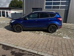 Blau Gebraucht 2018 Ford Kuga Cool & Connect SUV | 10.850 € (Guter Preis)