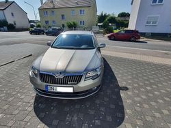 Beige Gebraucht 2014 Skoda Superb GreenLine Kombi | 8.000 € (Etwas zu teuer)