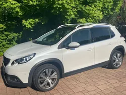 Weiß Gebraucht 2019 Peugeot 2008 Allure SUV | 14.900 € (Guter Preis)