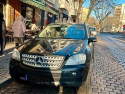 Schwarz Gebraucht 2006 Mercedes ML320 SUV | 4.999 €