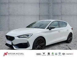 "candy" weiss Gebraucht 2022 Cupra Leon VZ Limousine | 25.830 € (Fairer Preis)