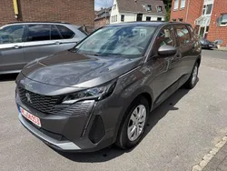 Grau Gebraucht 2021 Peugeot 5008 Active Van / Kleinbus | 22.900 € (Guter Preis)