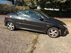 Schwarz Gebraucht 2005 Peugeot 206 CC Cabrio | 1.400 €