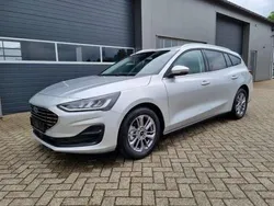 Polarsilber metallic Neu 2024 Ford Focus Titanium Kombi | 24.250 € (Guter Preis)