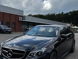 Schwarz Gebraucht 2015 Mercedes E220 Limousine | 16.500 € (Teuer)