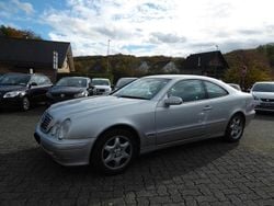 Silber Gebraucht 2001 Mercedes CLK200 Elegance Coupé | 2.000 € (Superpreis)