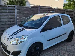 Weiß Gebraucht 2009 Renault Twingo Authentique Kleinwagen | 1.890 € (Fairer Preis)