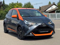 Grau Gebraucht 2020 Toyota Aygo Kleinwagen | 11.900 € (Fairer Preis)
