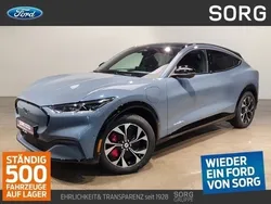 Blau, vaporblue met Neu 2024 Ford Mustang Mach-E Premium SUV | 43.490 € (Superpreis)