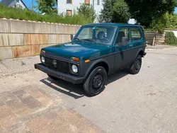 Grün Gebraucht 2009 Lada niva SUV | 4.950 € (Fairer Preis)