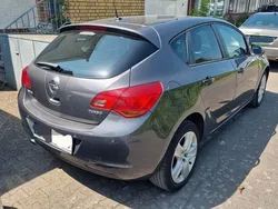 Grau Gebraucht 2011 Opel Astra Edition Limousine | 3.950 € (Fairer Preis)