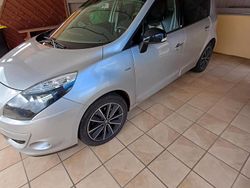 Grau Gebraucht 2012 Renault Scénic III Van / Kleinbus | 4.900 € (Guter Preis)