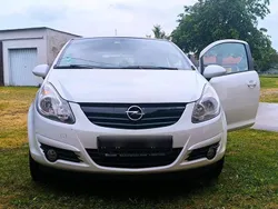 Weiß Gebraucht 2011 Opel Corsa Kleinwagen | 2.100 € (Fairer Preis)