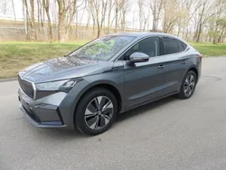 Grau Gebraucht 2024 Skoda Enyaq iV Loft SUV | 43.690 €