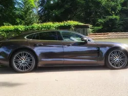 Braun Gebraucht 2017 Porsche Panamera 4 Limousine | 52.000 € (Teuer)