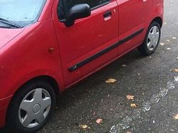 Rot Gebraucht 2004 Suzuki Wagon R+ Van | 2.000 €