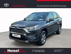Grey metallic Neu 2024 Toyota RAV4 Hybrid Business Edition SUV | 38.960 € (Superpreis)