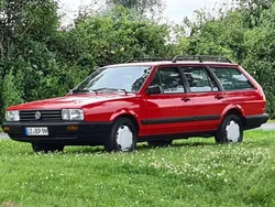 Rot Gebraucht 1987 VW Passat Trendline Kombi | 8.400 €