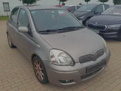 Grey metallic Gebraucht 2005 Toyota Yaris Edition-S Kleinwagen | 2.490 € (Guter Preis)