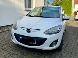 Weiß Gebraucht 2012 Mazda 2 Active Limousine | 2.490 € (Teuer)