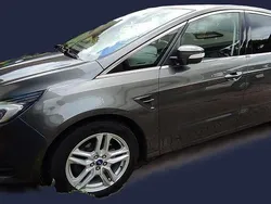 Grau Gebraucht 2017 Ford S-MAX Titanium Van / Kleinbus | 15.900 € (Fairer Preis)