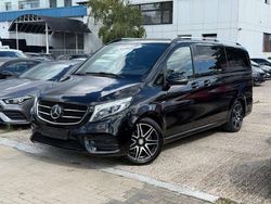 Schwarz Gebraucht 2018 Mercedes V220 AMG Van / Kleinbus | 38.590 € (Fairer Preis)