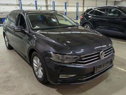 Grau Gebraucht 2020 VW Passat Business Kombi | 17.499 € (Fairer Preis)