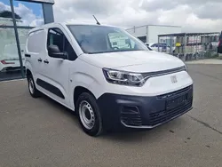 Weiss Gebraucht 2023 Fiat Doblò Van / Kleinbus | 19.049 € (Fairer Preis)
