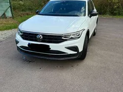 Weiß Gebraucht 2023 VW Tiguan Move SUV | 29.500 € (Fairer Preis)