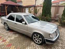 Silber Gebraucht 1993 Mercedes E420 Limousine | 11.800 €