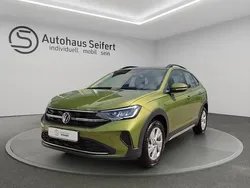 Visual green metallic (metallic) Gebraucht 2024 VW Taigo Life SUV | 20.950 € (Fairer Preis)