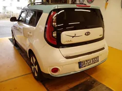 Weiß Gebraucht 2016 Kia Soul EV Play SUV | 13.900 €