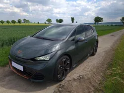Grün Gebraucht 2024 Cupra Born VZ Kleinwagen | 44.880 € (Etwas zu teuer)
