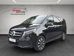 Schwarz Gebraucht 2023 Mercedes V220 Van / Kleinbus | 52.550 € (Fairer Preis)