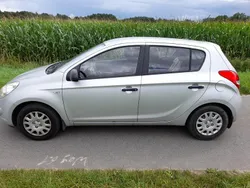 Grau Gebraucht 2010 Hyundai i20 Kleinwagen | 4.400 €