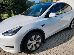 Weiß Gebraucht 2023 Tesla Model Y Standard Range SUV | 31.300 € (Fairer Preis)