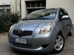 Grau Gebraucht 2007 Toyota Yaris Kleinwagen | 5.990 € (Etwas zu teuer)