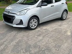 Silber Gebraucht 2019 Hyundai i10 Trend Kleinwagen | 11.199 € (Guter Preis)
