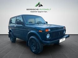 Grün Gebraucht 2012 Lada niva SUV | 6.980 € (Fairer Preis)